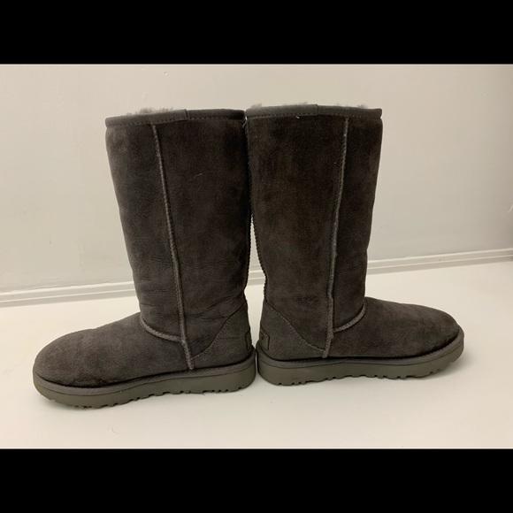Grey uggs - Picture 6 of 12